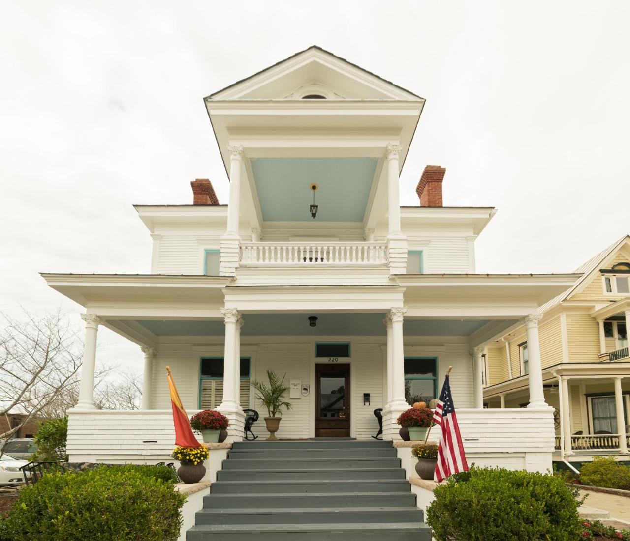 The Jarvis At 220 Bed & Breakfast New Bern Exterior photo